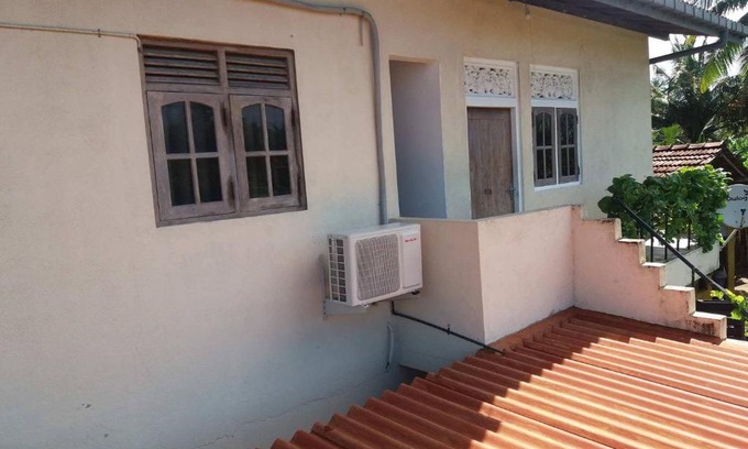 Habaraduwa Casa | Shining Line