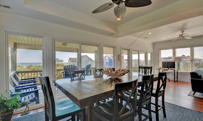 Sneads Ferry Casa | "Shining Sea" - Oceanview & Soundview 5 Bedroom Home in North Topsail Beach