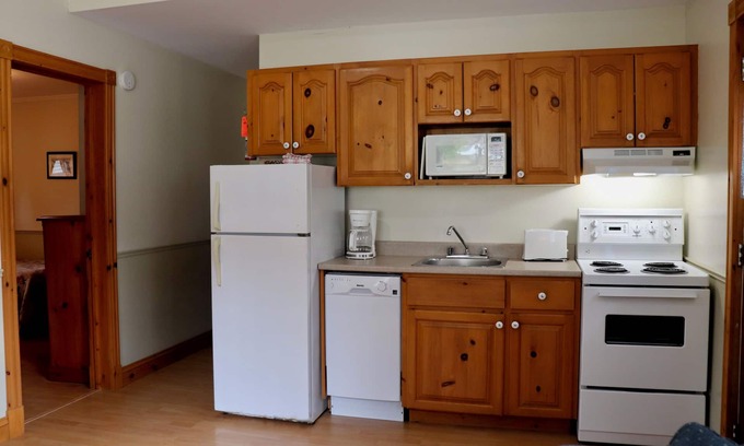 Green Gables Otro | Shining Waters Cottages