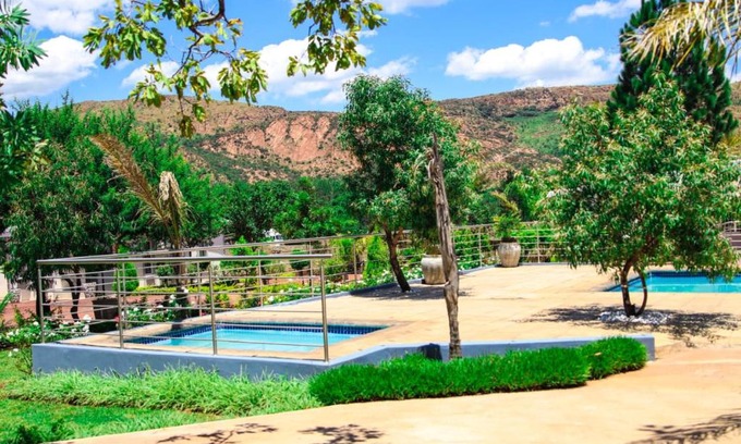 Rustenburg Cabina | Shinkelele Accommodation
