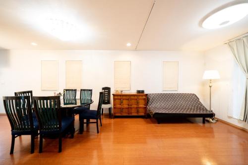 Okubo Apartamento | Shinokubo guest house , near shinjuku 100 square meters, 4 bedrooms, 1 living room 1kitchen 2toilet 1bathroom washmachine