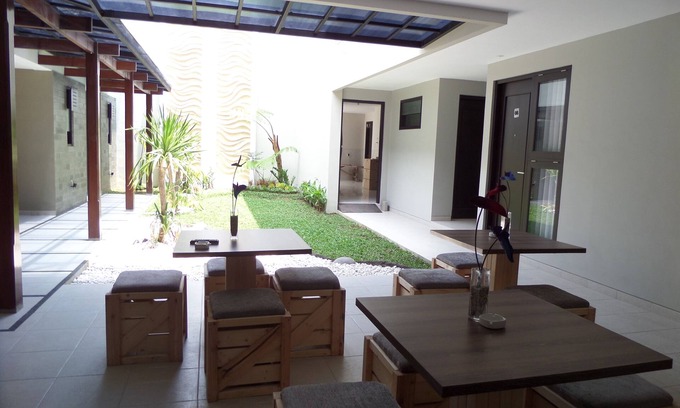 Klojen Hotel | Shinta Guest House