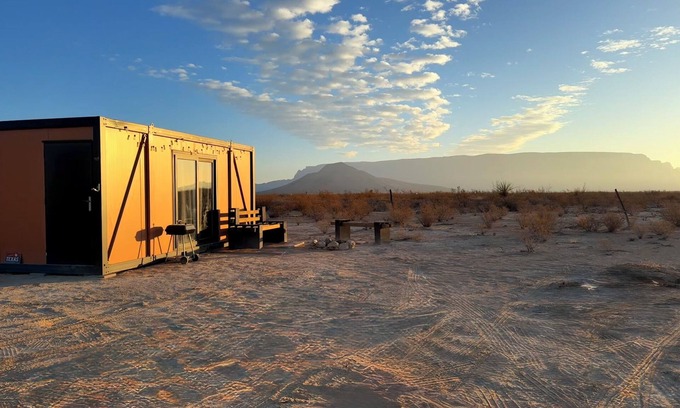 Alpine Alquiler De RV | Shipping Container in Terlingua, TX