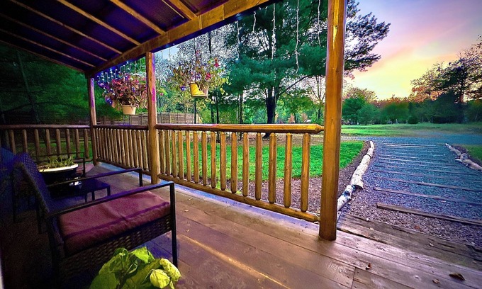 Marienville Cabina | Majestic Campfires Under The Stars, String Lights, and Tall Evergreen Trees