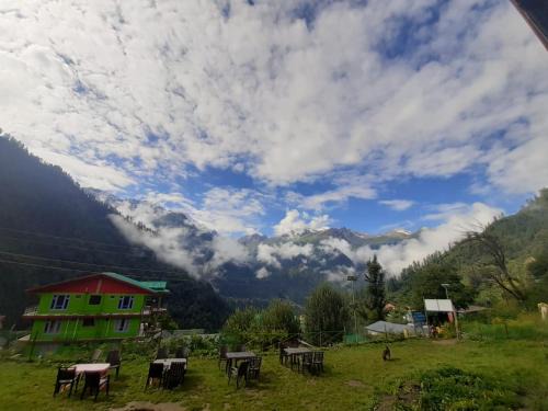 Tosh Casa | Shiva mountain guest house & Cafe