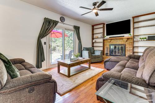 Pickerington Casa | Shop, Golf and Explore Home 14 Mi to Columbus!