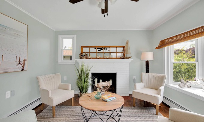 Old Saybrook Casa | SHORE BEATS WORK! Walk to Cornfield Point Beach. Backyard Oasis. Bike to town.