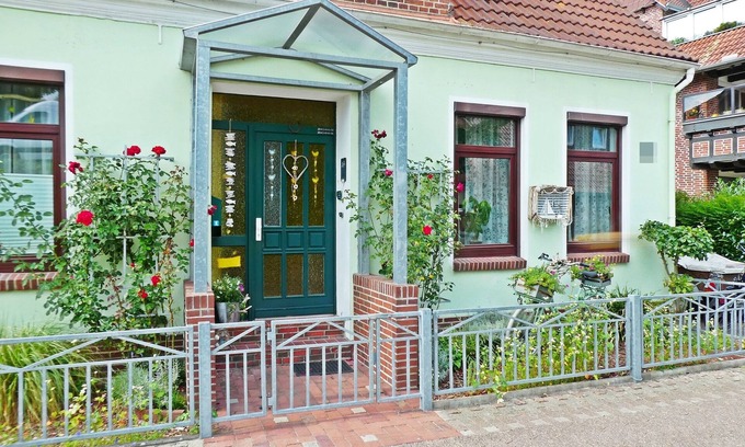 Elsfleth Apartamento | Shore deck 1 90sqm² with garden. Important: 2 children up to 3 years free