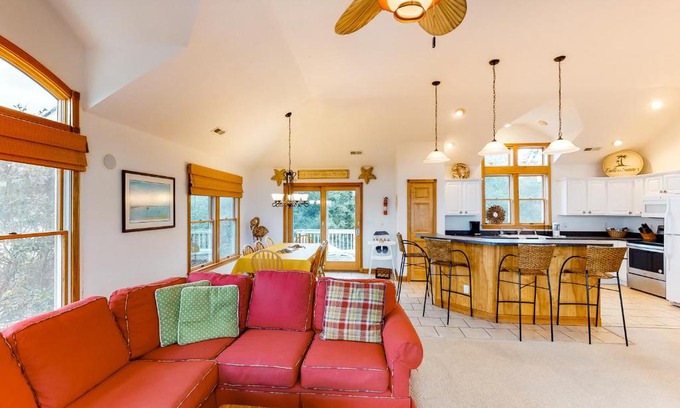 Corolla Light Casa | Shore to Please 6