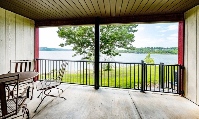 Kimberling City Condominio | Shorefront Escape at TRL