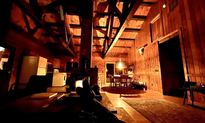 Charlestown Cabina | Shoreline Cabin - trails, beach, lake, salt pond