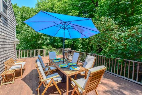 Orleans Casa | Short drive to town and popular beaches