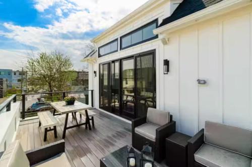 Italian Village Casa | Short North Convention Garage Parking!