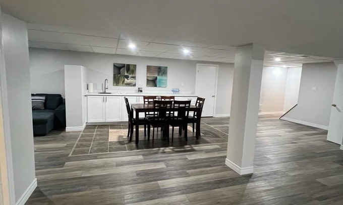 Niagara Falls Casa | Short Term Vacation Rental In Niagra Falls Minutes From Fall Entire House
