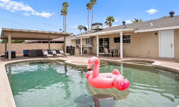 Scottsdale Country Acres Casa | Short Walk to Scottsdale by Rebl|Pool|Dog Friendly