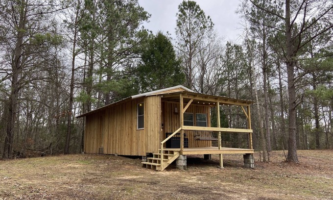 Holy Trinity Cabina | Shotgun Cabin at the Pond
