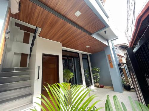 Cogon Casa | SHOWMECAS Alley Stay