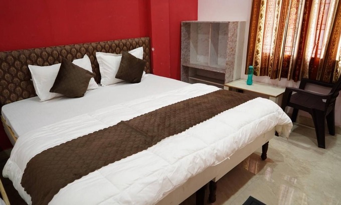Varanasi Hotel | Shree Puram Guest House