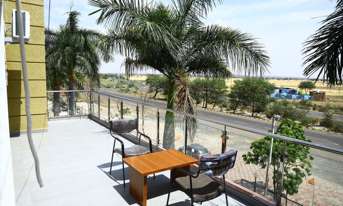 Raisen Hotel | Shree Tara Heritage