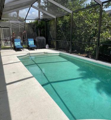 Sunset Lakes Casa | Shrek's Hideout! - 5 min from Disney!