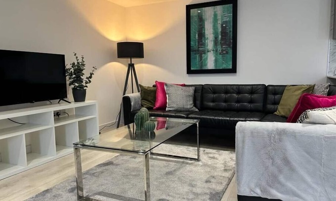 Shrewsbury Casa | Shrewsbury House, 3 En-Suites