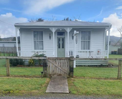 Waihi Casa | Shunters Cottage