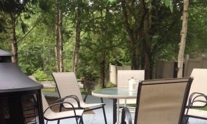 Anglemont Casa | Shuswap Escape - Dos habitaciones cerca del lago