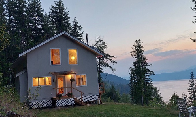 Blind Bay Cabina | Shuswap Lake Cabin Retreat
