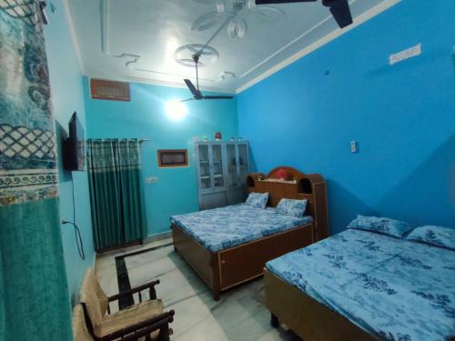 Faizabad Casa | Shyam Homestay Front Room With Private Bathroom