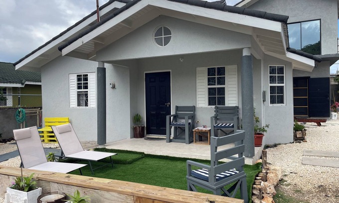 Falmouth Casa | Sians Starfruit Villa