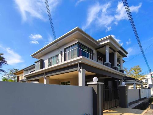 Sibu Casa | Sibu T3 Homestay- 5 Bedrooms