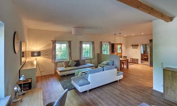 Hohenaschau im Chiemgau Apartamento | Sicado-Loft vacation apartment 75 sqm, open-plan living room and bedroom, terrace