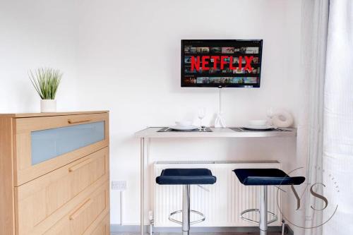 Stoke-on-Trent Apartamento | Sienna Studio 1D Near Alton Towers with Free Wi-Fi and Netflix Access