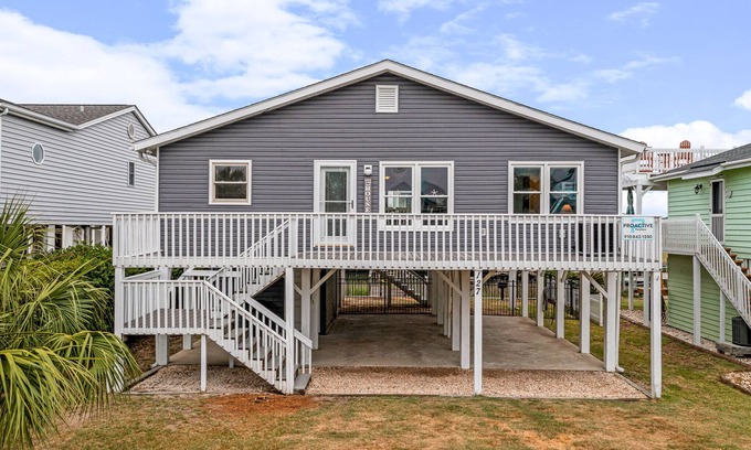 Holden Beach Casa | "Sierra Hotel" - is a 3 Bedroom, 2 bath SF House, Located on Canal with Floating Dock, Pet Friendly