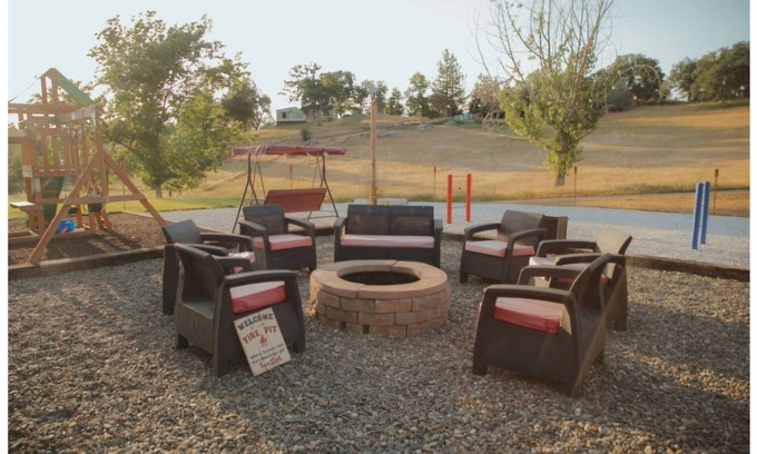 Tuolumne Casa | Sierra Nevada Getaway, Charming 2-bedroom RV in Sonora