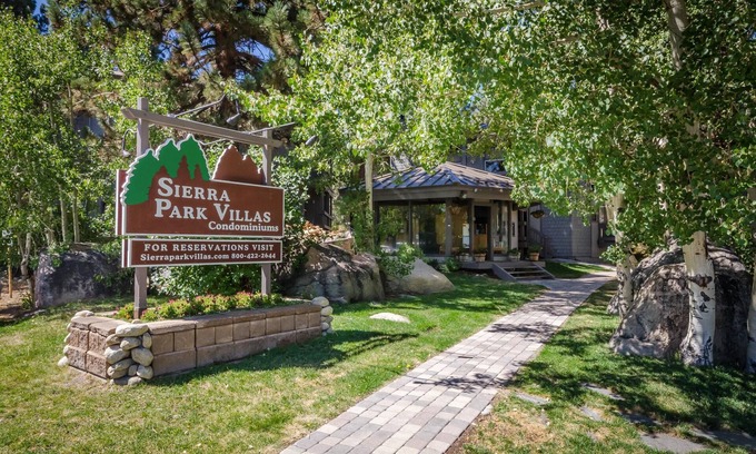 Mammoth Lakes Casa | Sierra Park Villas #66 Bldg. N