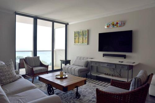 Coconut Grove Casa | Sight Of Sail Boats! Tranquil 115 Coconut Grove