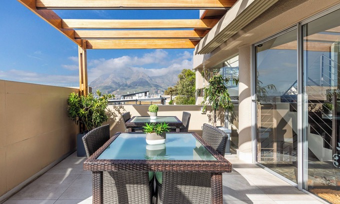 Schotsche Kloof Hotel | Signal Hill Lodge