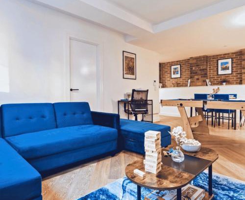 The Westside Apartamento | Signature Suite- City Centre, Canal, Pool Table, Netflix Sleeps 7