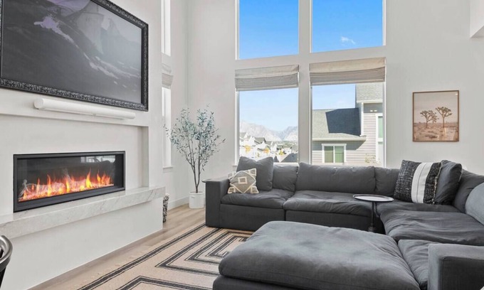 Lehi Casa | Silicon Slopes Retreat