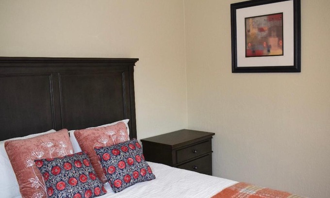 Midtown Casa | Silicon Valley Palo Alto Stanford Prime Location