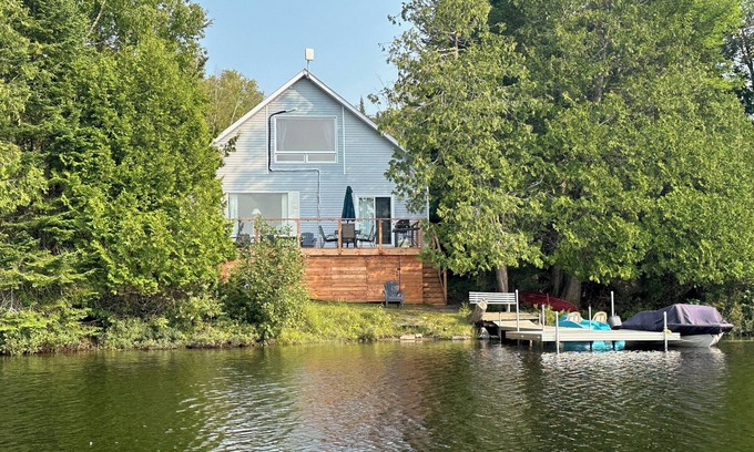 Wentworth-Nord Chalet De Esquí | Silk Spacious Lakefront Cottage: Flat Beach, Great View, 5 min to store & SAQ