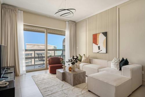 Saadiyat Cultural District Apartamento | Silkhaus Luxury 2BDR with Maid Room in Ajwan Towers