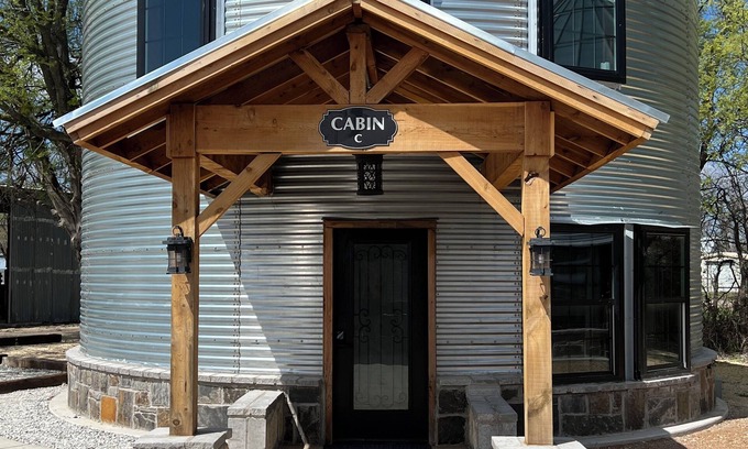 Walnut Springs Cabina | Silo Junction Cabin C