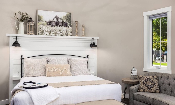 La Verkin Cabina | Silo Suite 2-Near Zion National Park Historic Dairy Farm