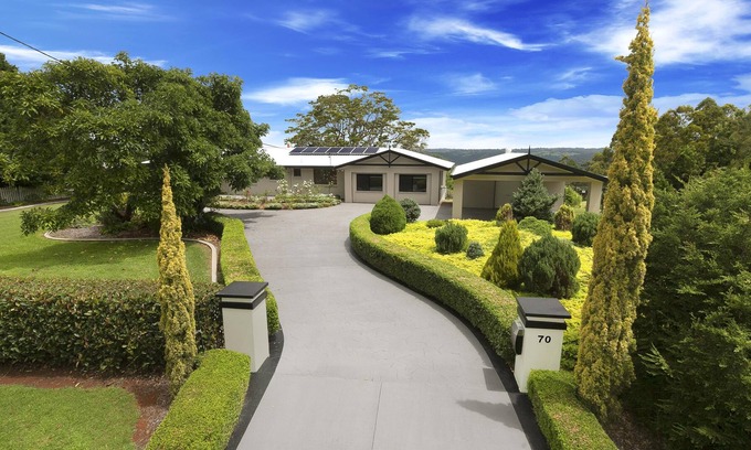 Montville Casa | Silver Ash Escape - Your Next Getaway to The Rolling Hills of Montville