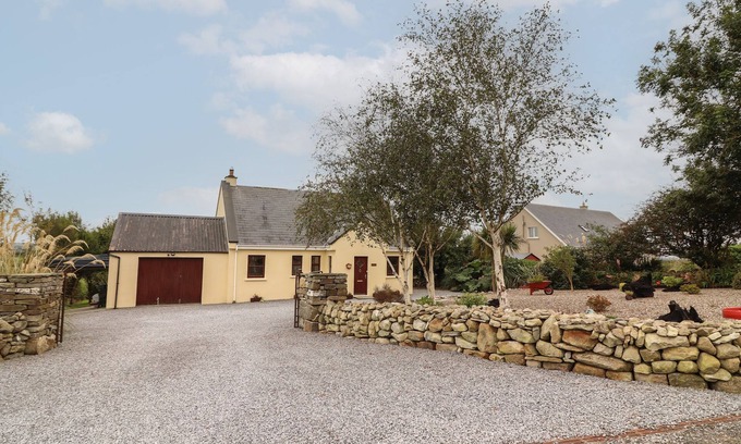 Creegh Casa | SILVER BIRCH, family friendly in Cooraclare, County Clare