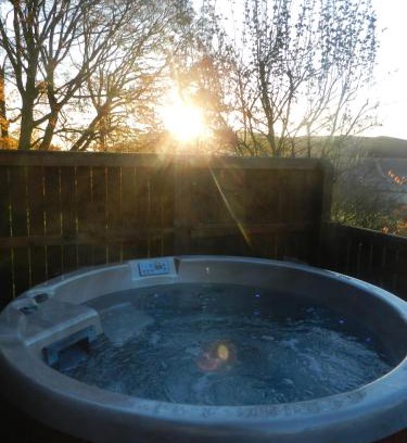 Cupar Chalet De Esquí | Silver Birch Lodge with Hot Tub