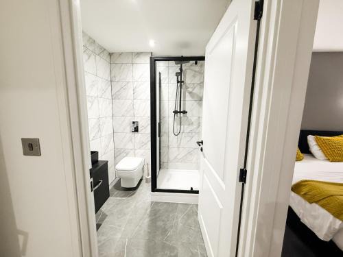Peterborough Apartamento | Silver Court Apartments - 2 Bed, 2 Bathroom Modern apartments - FREE Parking, WIFI and Videocom Entry