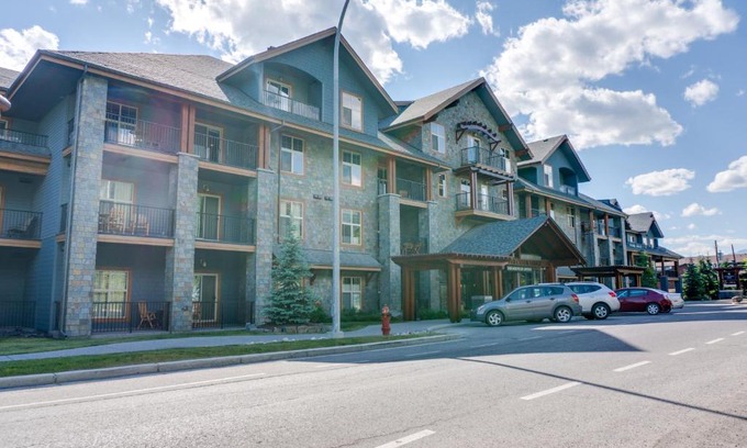 Canmore Hotel | Silver Creek Lodge